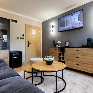 Amar Design Hotel By Hmg